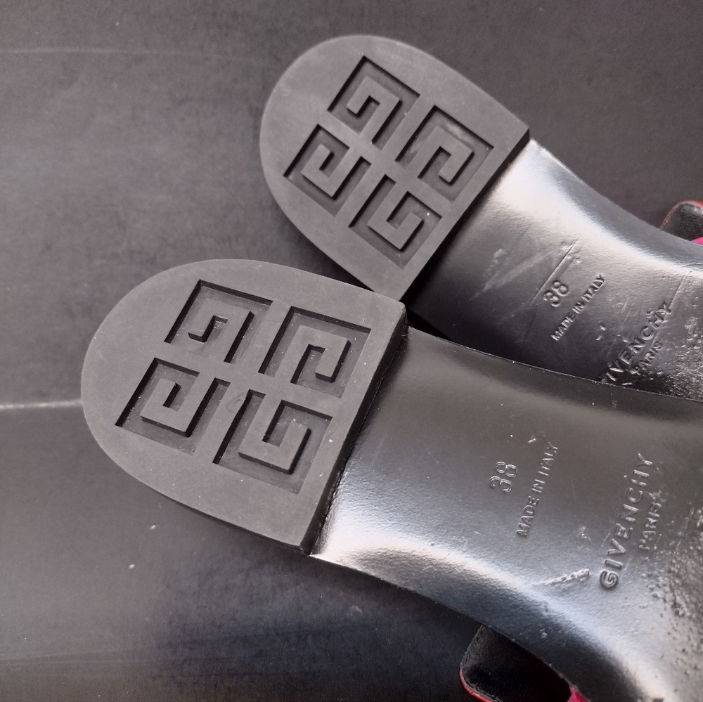 -GIVENCHY- 4G LOGO PATENT LEATHER FLAT MULES SIZE :7.5 (38 ) - Picture 11 of 11